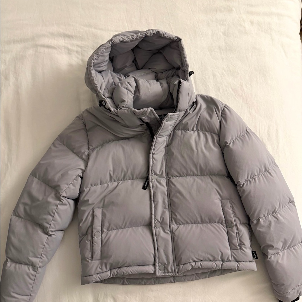 Aritzia Super Puff - Marble Grey, XS shorty